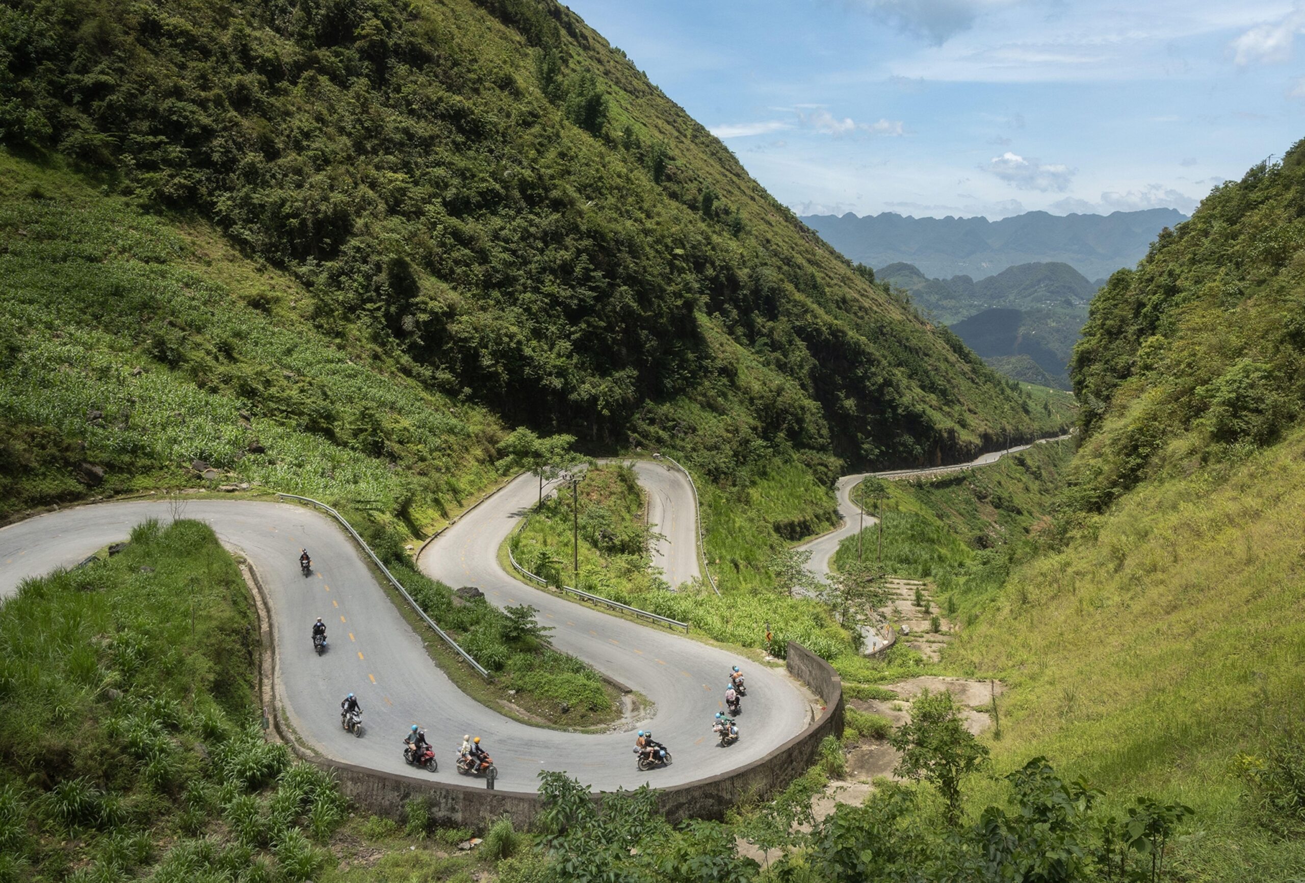 vietnam motorbike travel scenic road view